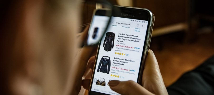 Shopping - Ratgeber amazon-shopping-auf-dem-smartphone-900x400 So sparen Sie beim Onlineshopping Geld  